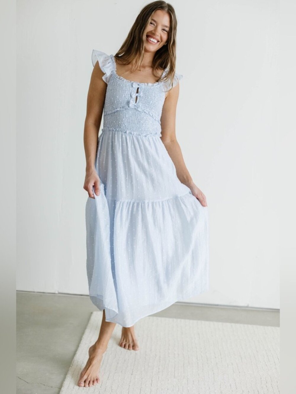 NEW Moon River Porter Clip Dot Ruffle Detail Smocked Midi Dress in Light Blue - Picture 2 of 9